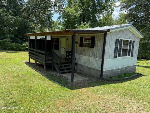 Photo of 119 Clayborn Ave, Jamestown, TN 38556 (MLS # 1345967)