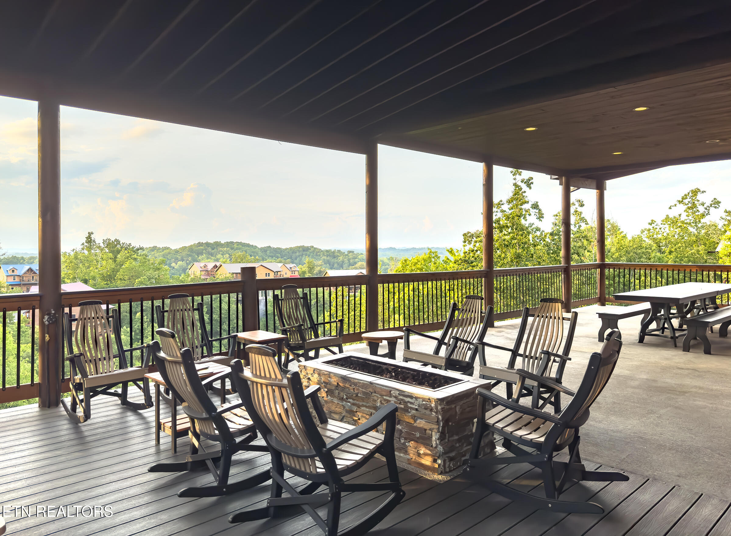1114 Woodland Trek Lane
