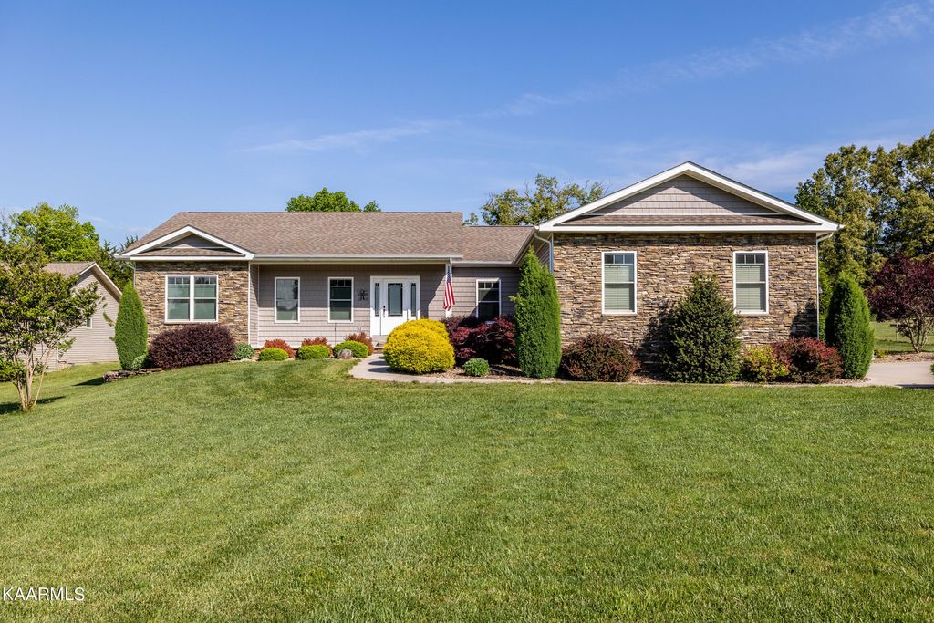 Photo of 1160 N Union Grove Rd, Friendsville, TN 37737 (MLS # 1227581)