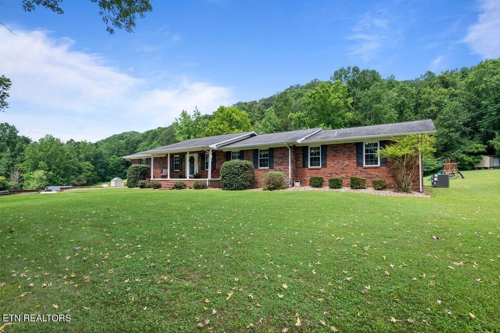 Photo of 756 Old Lake City Hwy, Rocky Top, TN 37769 (MLS # 1309076)
