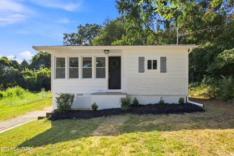 Photo of 901 Minnesota Ave, Knoxville, TN 37921 (MLS # 1356687)