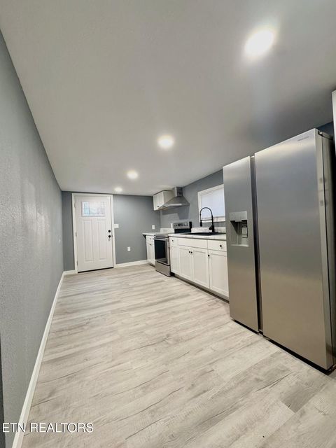 Tiny photo for 1107 W Broadway St, Lenoir City, TN 37771 (MLS # 1338467)