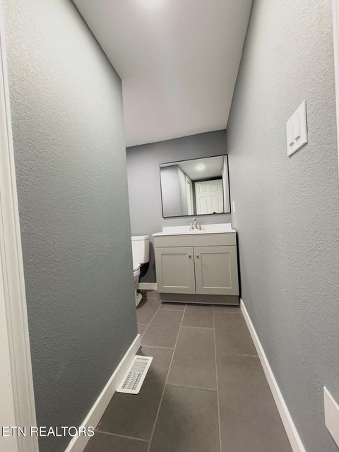 Tiny photo for 1107 W Broadway St, Lenoir City, TN 37771 (MLS # 1338467)