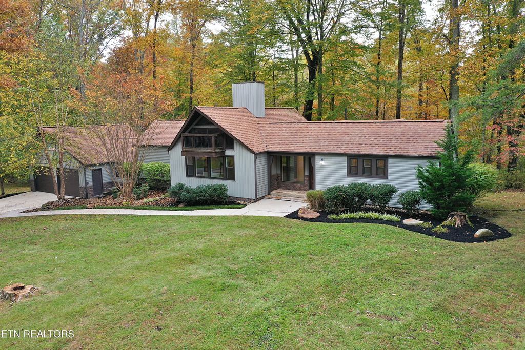 Photo of 253 Hilltop Drive, Oneida, TN 37841 (MLS # 1320377)