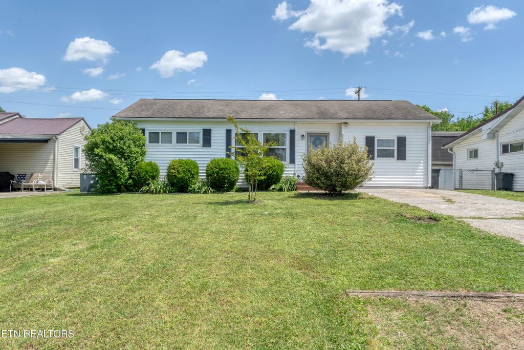 Photo of 2522 Marshall St, Maryville, TN 37804 (MLS # 1339225)