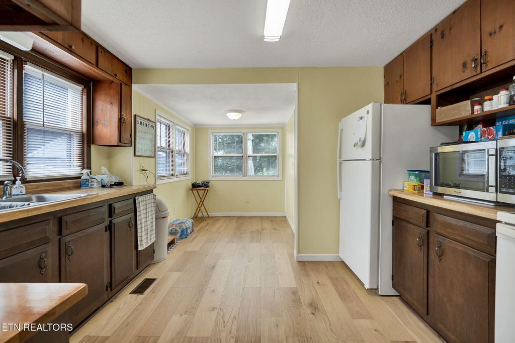 Photo of 102 Mahala Rd, Sweetwater, TN 37874 (MLS # 1311973)