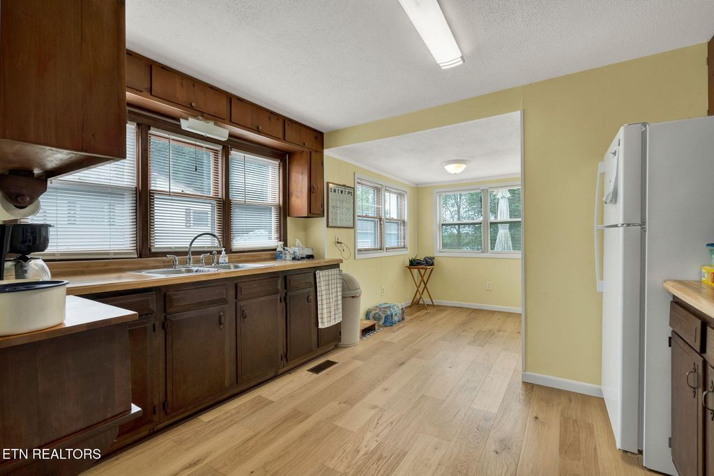 Photo of 102 Mahala Rd, Sweetwater, TN 37874 (MLS # 1311973)