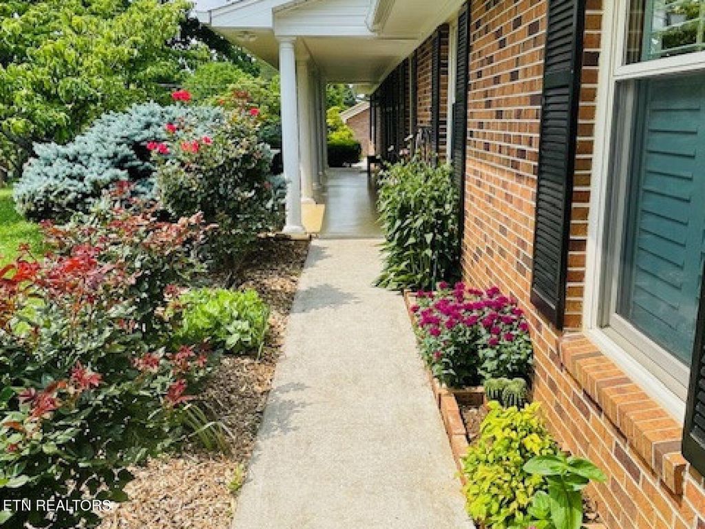 Photo of 834 Hinkle Estates Drive, Seymour, TN 37865 (MLS # 1303705)