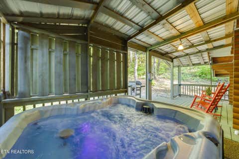 Tiny photo for 154 Smoky Mountain Way, Sevierville, TN 37876 (MLS # 1349874)