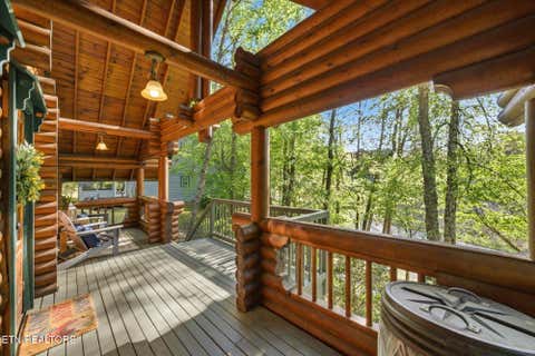 Tiny photo for 154 Smoky Mountain Way, Sevierville, TN 37876 (MLS # 1349874)