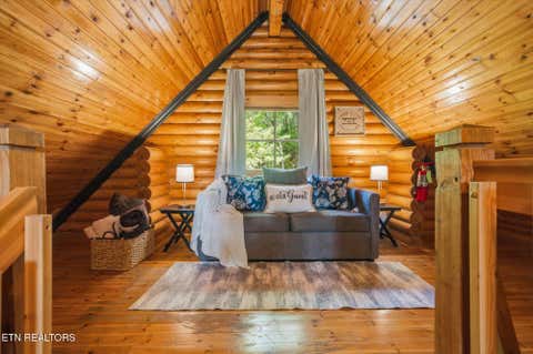Tiny photo for 154 Smoky Mountain Way, Sevierville, TN 37876 (MLS # 1349874)