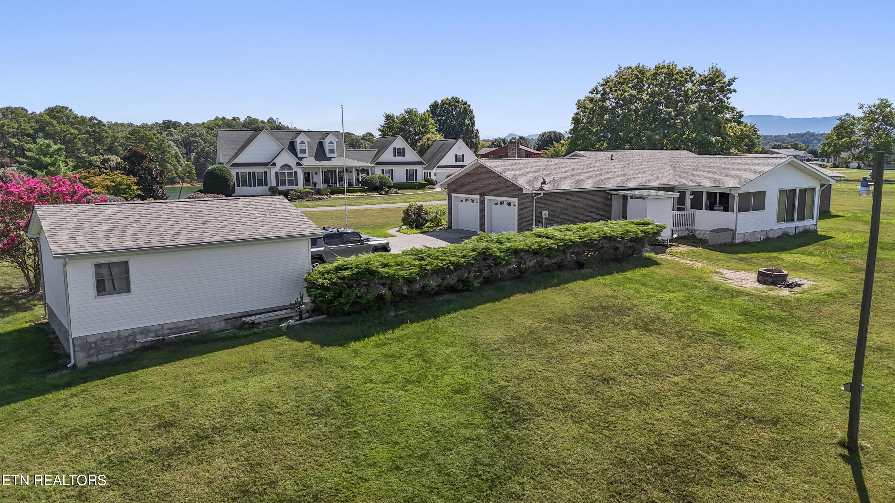 1737 Doc Terry Rd