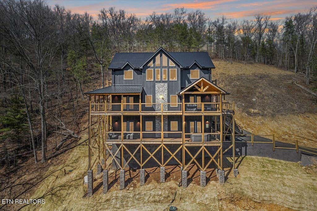Photo of 2759 Overholt Tr, Sevierville, TN 37862 (MLS # 1352977)