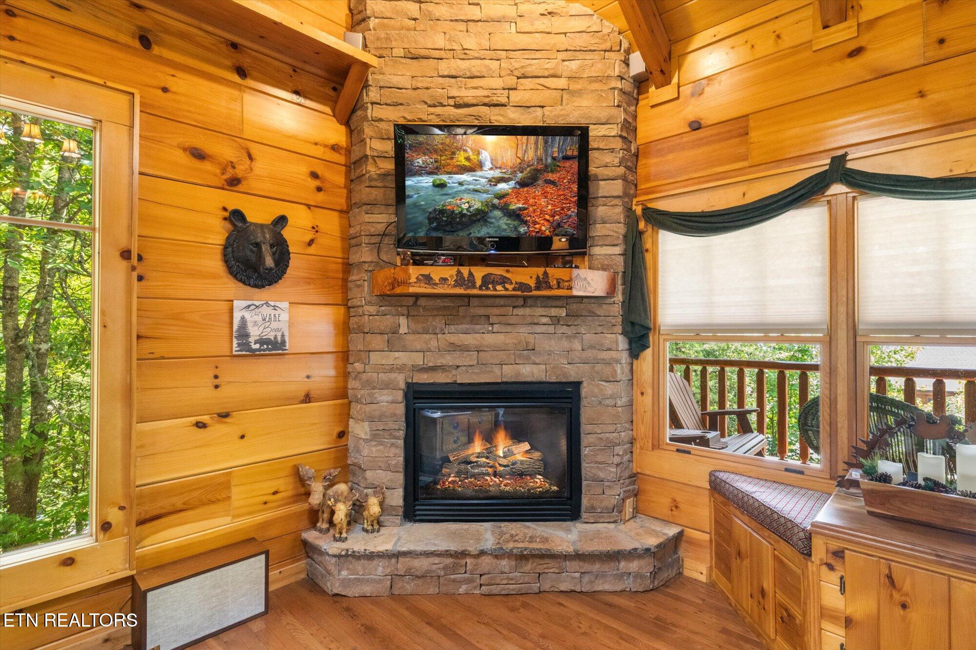 2746 Cedar Falls Way