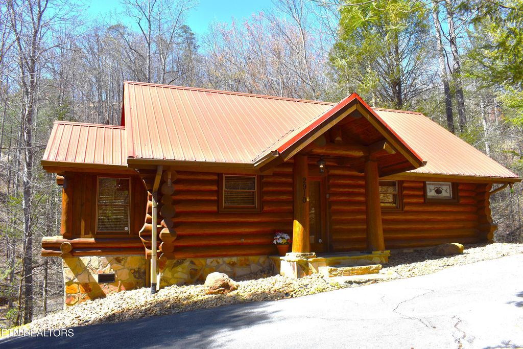 Photo of 2910 Piney Ridge Way, Sevierville, TN 37862 (MLS # 1334682)