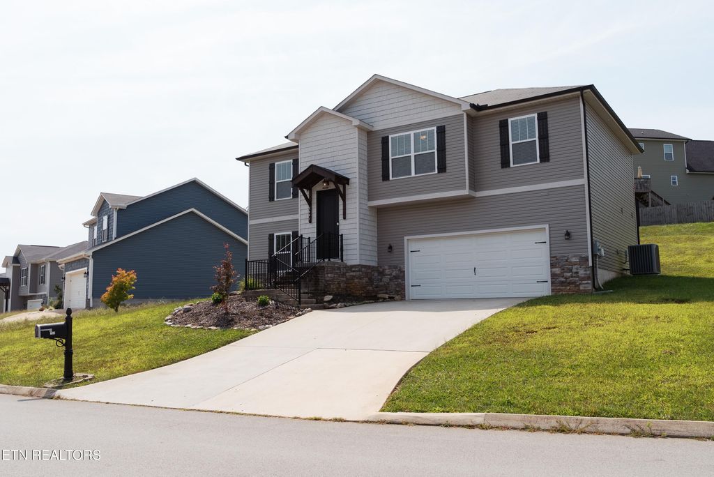 Photo of 7941 Poplar Grove Lane, Powell, TN 37849 (MLS # 1315625)