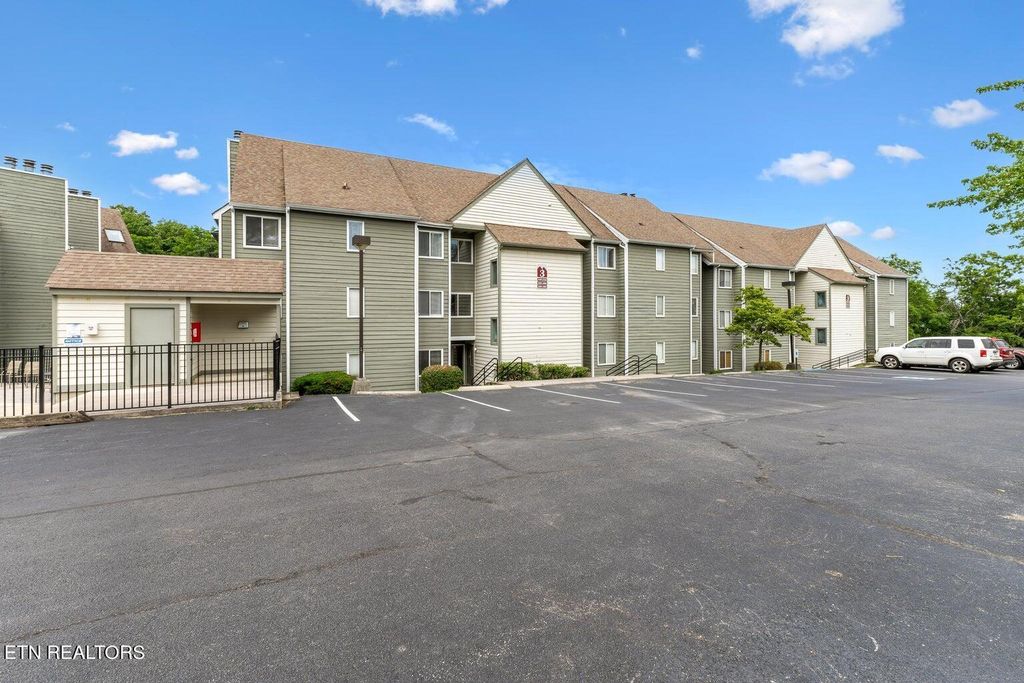 Photo of 1260 Ski View Drive #UNIT 3208, Gatlinburg, TN 37738 (MLS # 1275329)