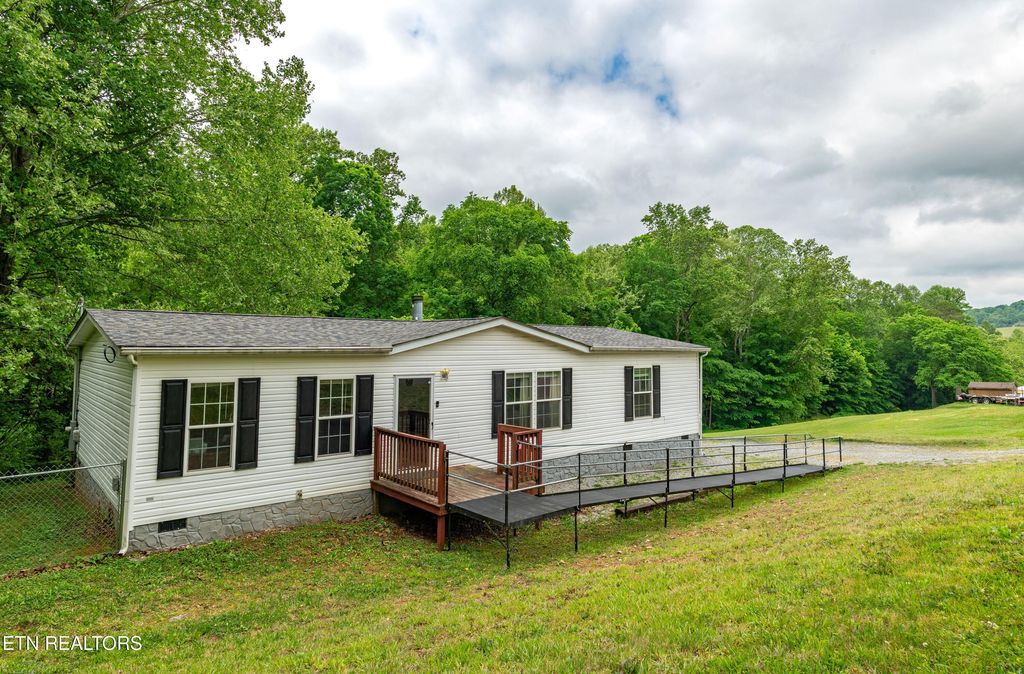 Photo of 186 Blacksferry Rd, Knoxville, TN 37931 (MLS # 1338872)
