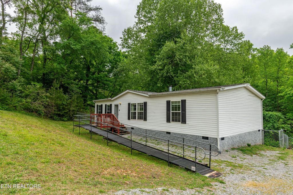 Photo of 186 Blacksferry Rd, Knoxville, TN 37931 (MLS # 1338872)