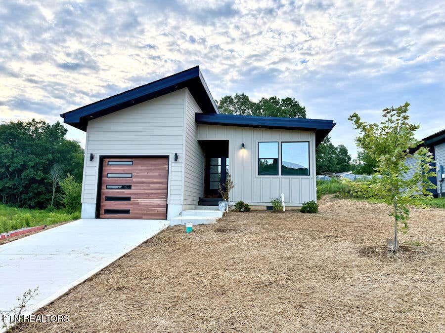 Photo of 2314 Rock Gardens Drive, Sevierville, TN 37876 (MLS # 1351209)