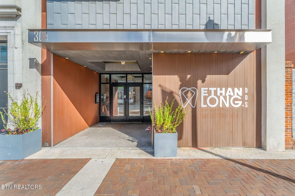 Photo of 304 S Gay St, Knoxville, TN 37902 (MLS # 1320370)