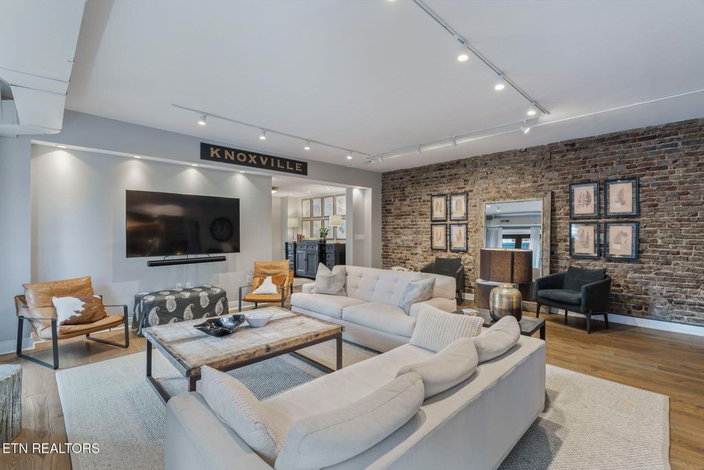 Photo of 304 S Gay St, Knoxville, TN 37902 (MLS # 1320370)