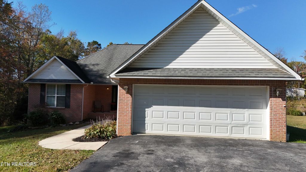 Photo of 1050 Jane Phillips Rd, Oneida, TN 37841 (MLS # 1319849)