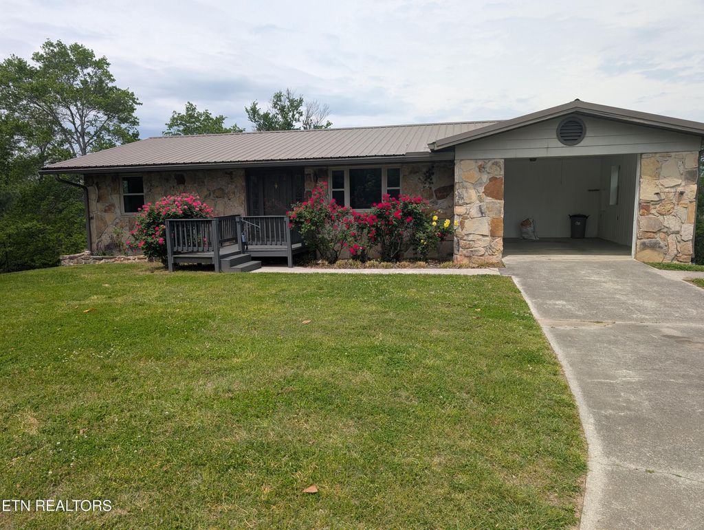 Photo of 147 Evans Rd, Greenback, TN 37742 (MLS # 1267429)