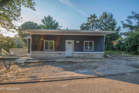 1104 W Broadway St Lenoir City TN 37771