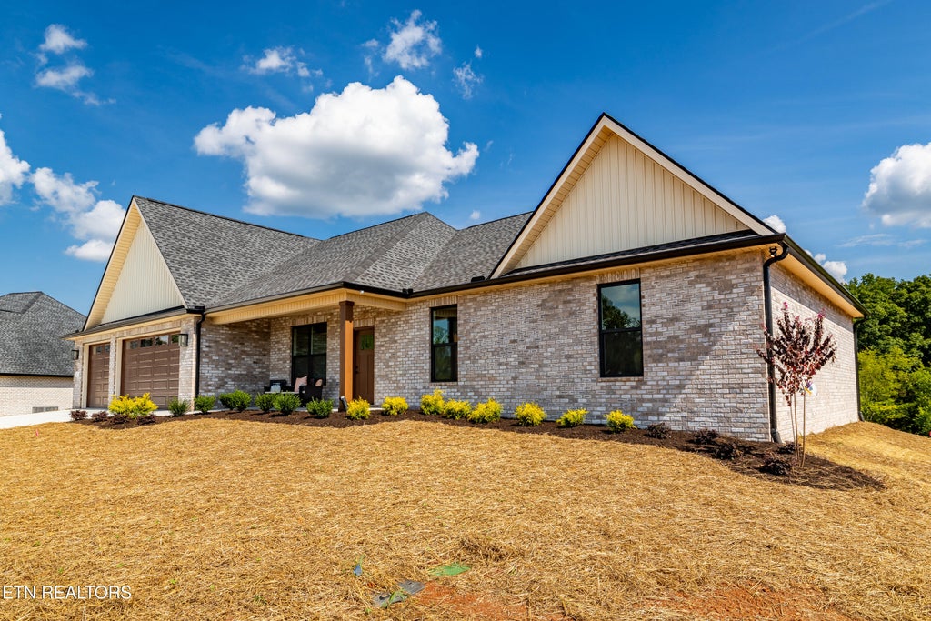 Photo of 111 Burrstone Way, Maryville, TN 37803 (MLS # 1354132)