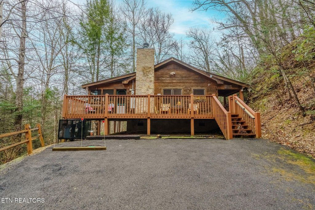 Photo of 4320 Carolina Cove Way, Pigeon Forge, TN 37863 (MLS # 1331452)