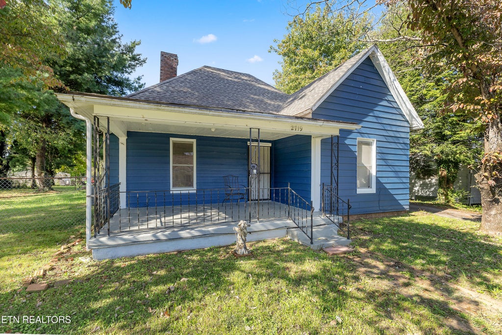 Photo of 2719 Barton St, Knoxville, TN 37917 (MLS # 1360713)