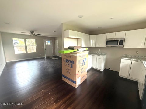 Tiny photo for 119 E Wadsworth Circle, Oak Ridge, TN 37830 (MLS # 1351082)