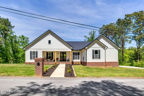 Photo of 1056 Chula Vista Drive, Friendsville, TN 37737 (MLS # 1338556)