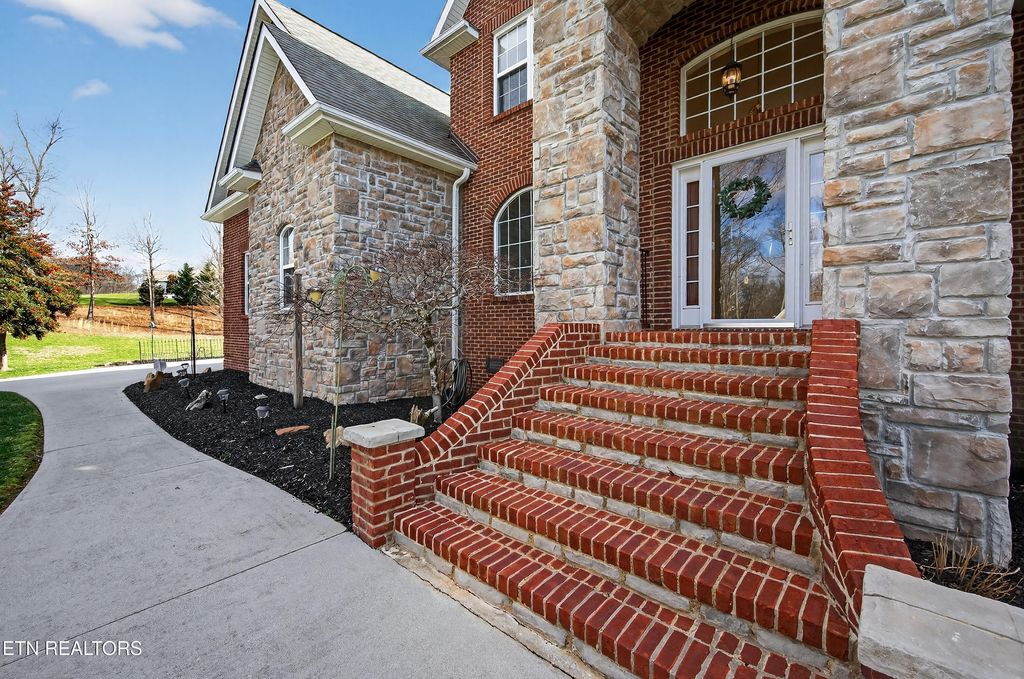 Photo of 110 Saint James Lane, Clinton, TN 37716 (MLS # 1326717)