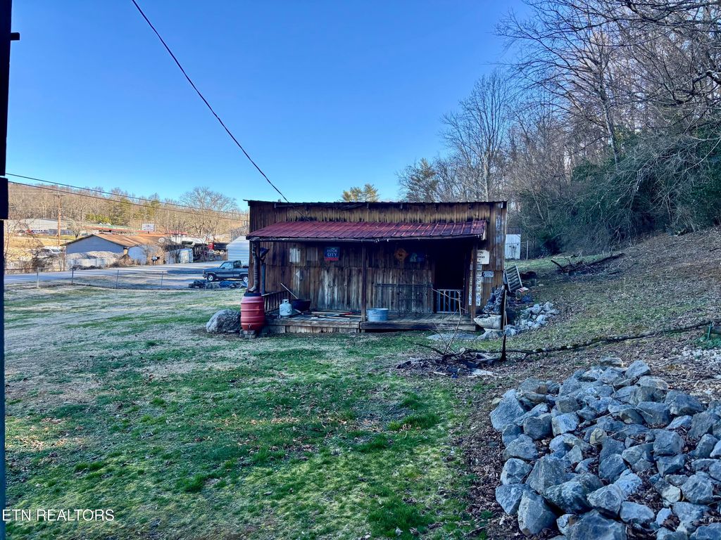 Photo of 741 Old Highway 70, Harriman, TN 37748 (MLS # 1327682)