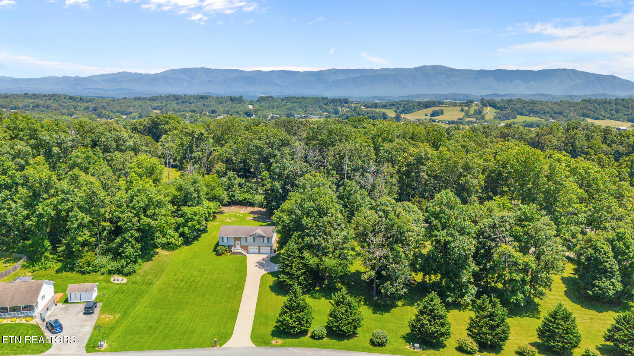 86 Whispering Ridges Rd