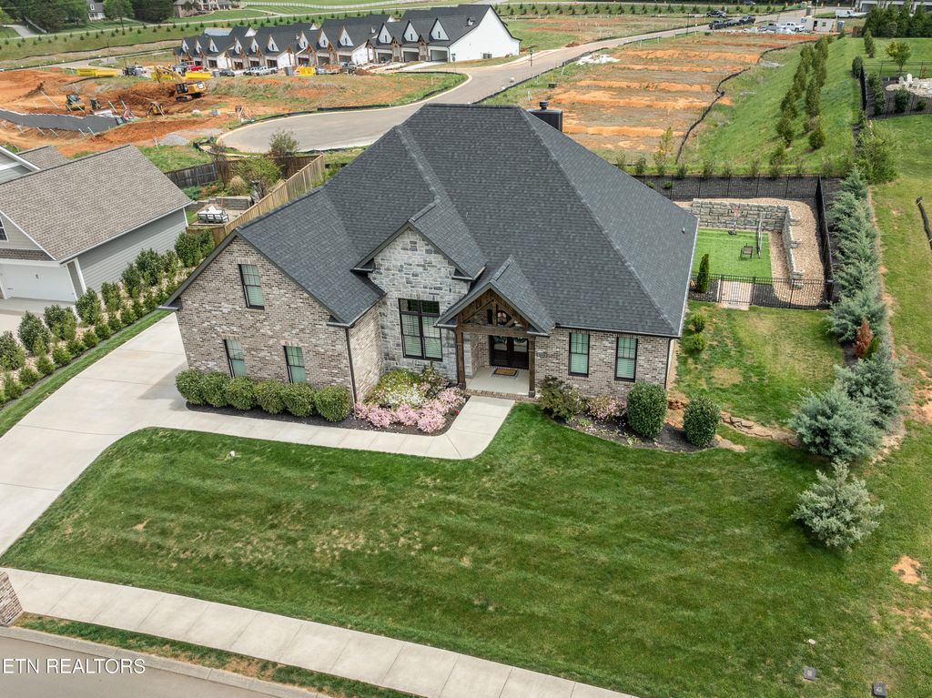 Photo of 3438 Helmsley Court, Maryville, TN 37803 (MLS # 1336847)