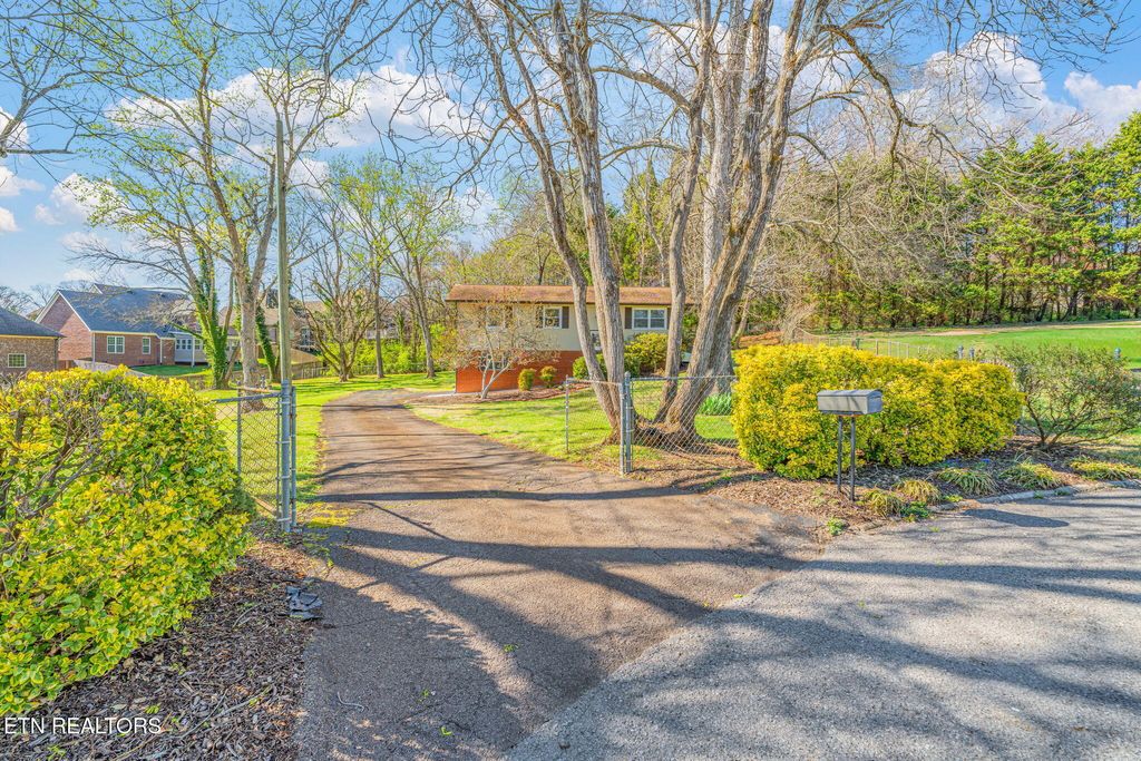 Photo of 7809 Serena Circle, Knoxville, TN 37919 (MLS # 1333262)