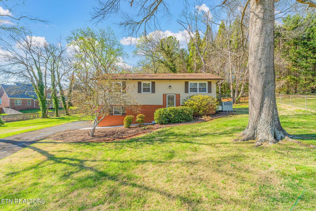 Photo of 7809 Serena Circle, Knoxville, TN 37919 (MLS # 1333262)