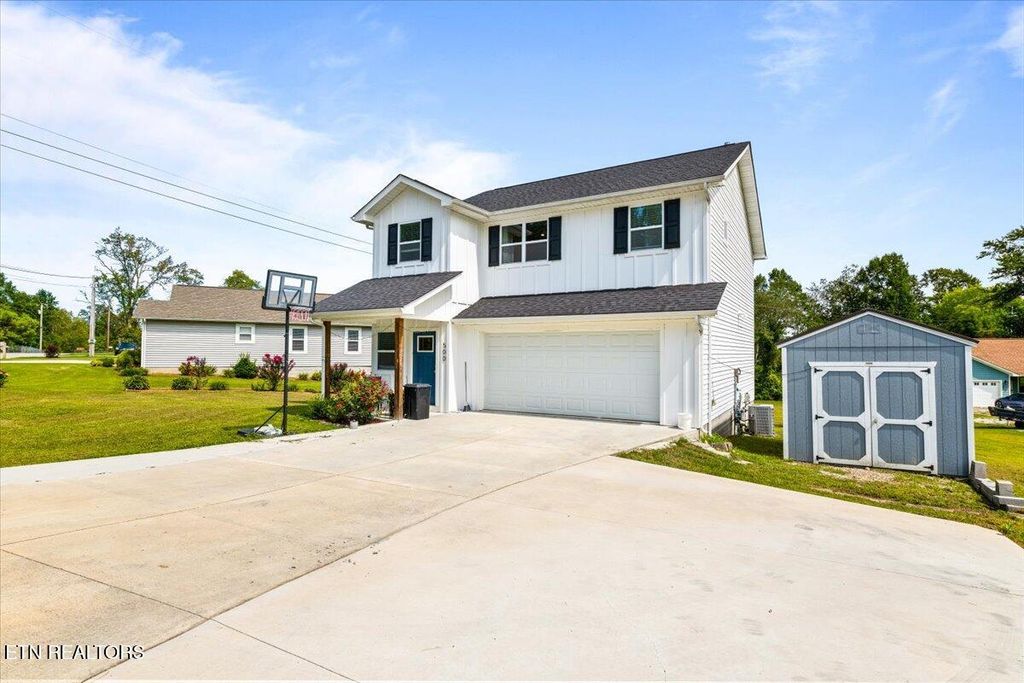 Photo of 500 Stanley St, Oneida, TN 37841 (MLS # 1337878)