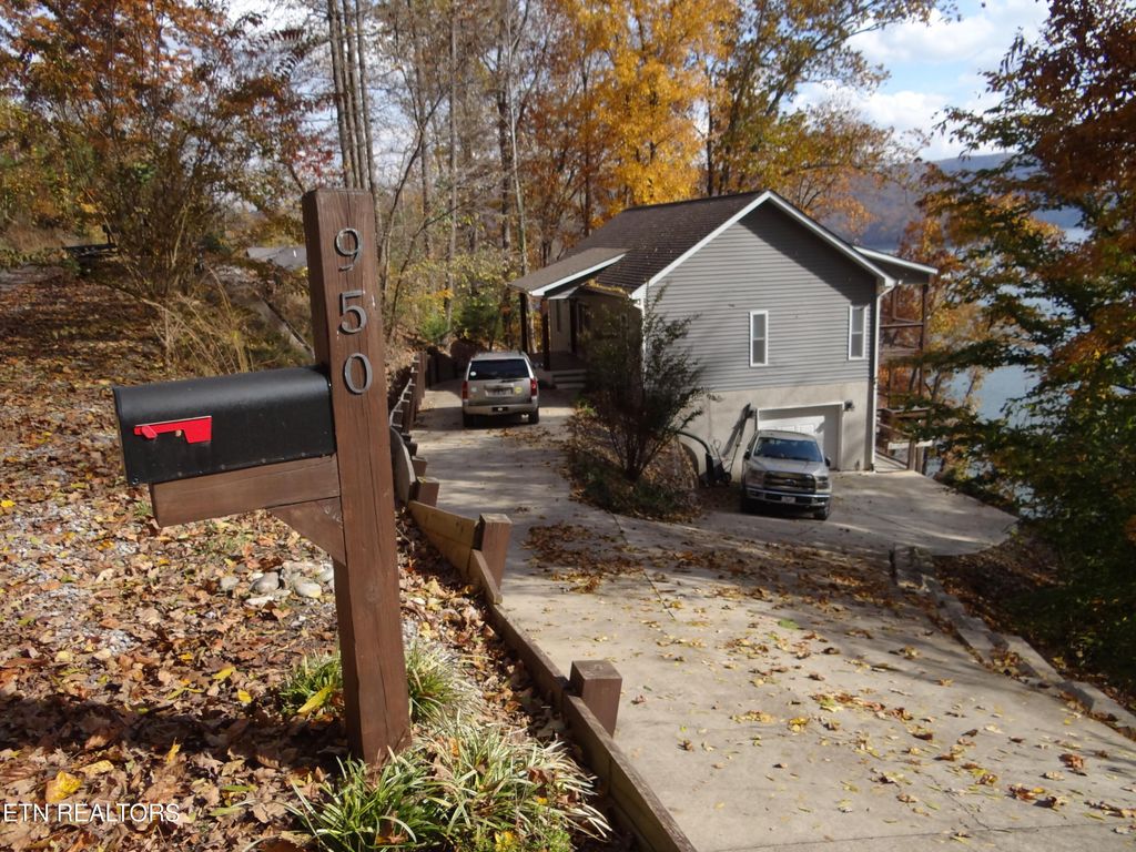 Photo of 950 Oak Lane, New Tazewell, TN 37825 (MLS # 1321458)