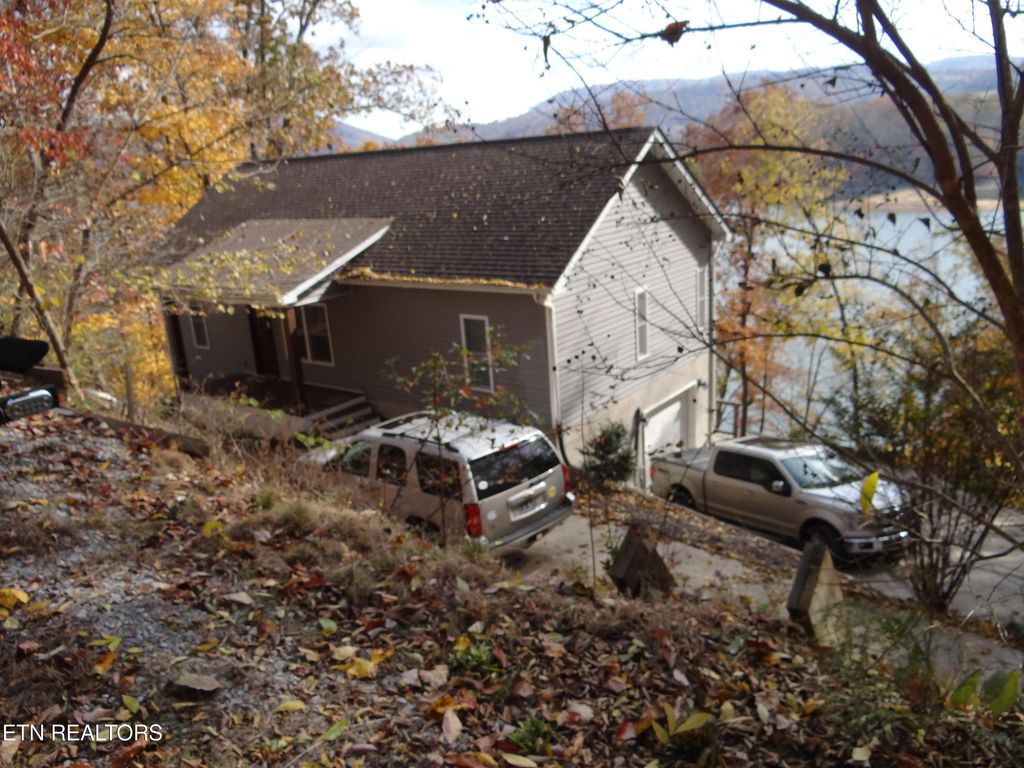 Photo of 950 Oak Lane, New Tazewell, TN 37825 (MLS # 1321458)