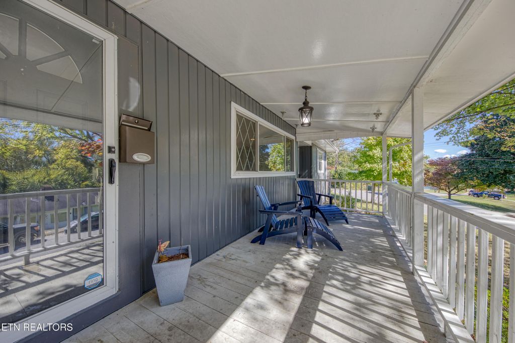 Photo of 115 Euclid Circle, Oak Ridge, TN 37830 (MLS # 1318416)