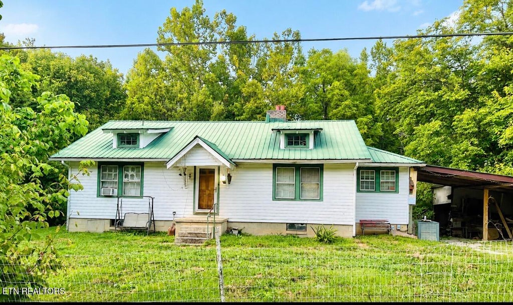 Photo of 317 Hoot Owl Hollow Lane, Jellico, TN 37762 (MLS # 1354164)