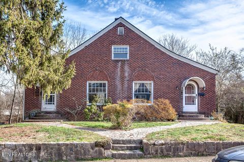 Photo of 2114 Thalia St, Knoxville, TN 37917 (MLS # 1329811)