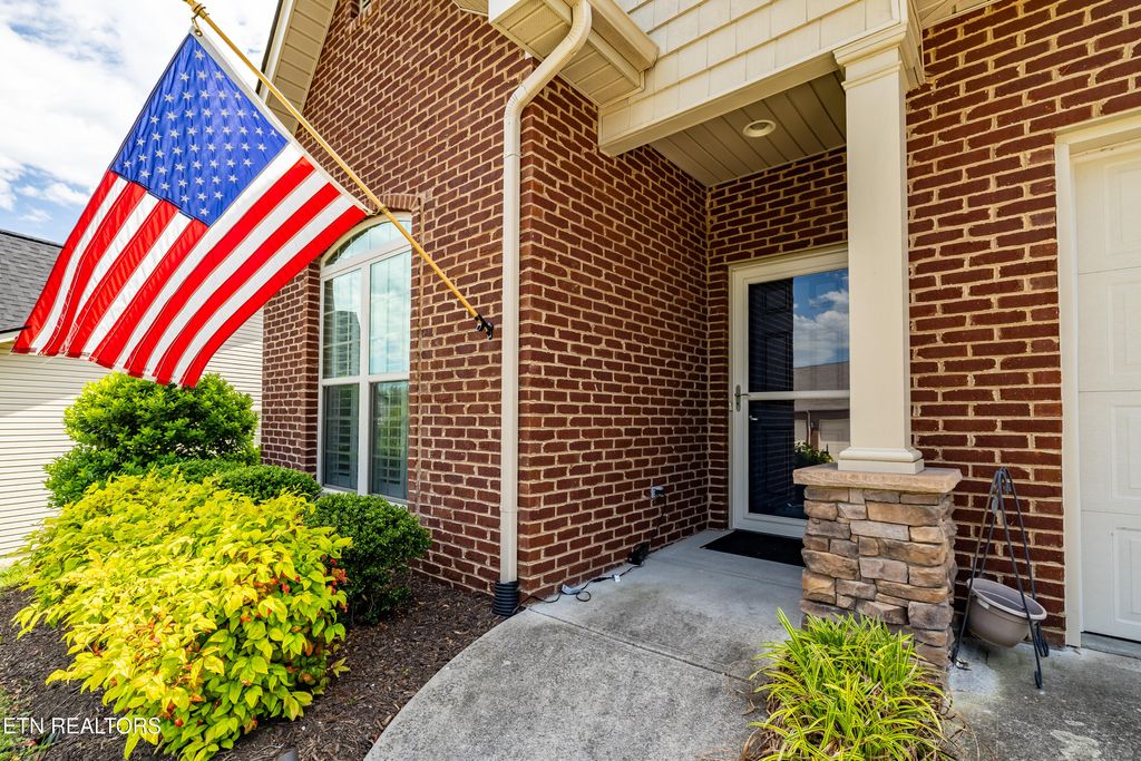 Photo of 6122 McMillan Creek Drive, Knoxville, TN 37924 (MLS # 1340959)