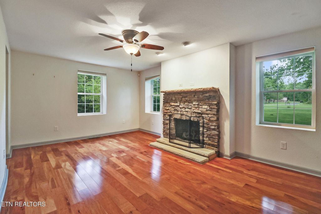 Photo of 642 Pigeon Ridge Rd, Crossville, TN 38555 (MLS # 1324957)