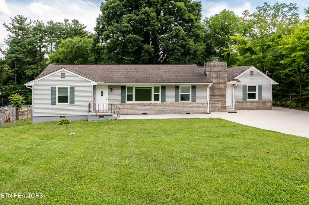 Photo of 4300 Crosby Drive, Knoxville, TN 37909 (MLS # 1345125)