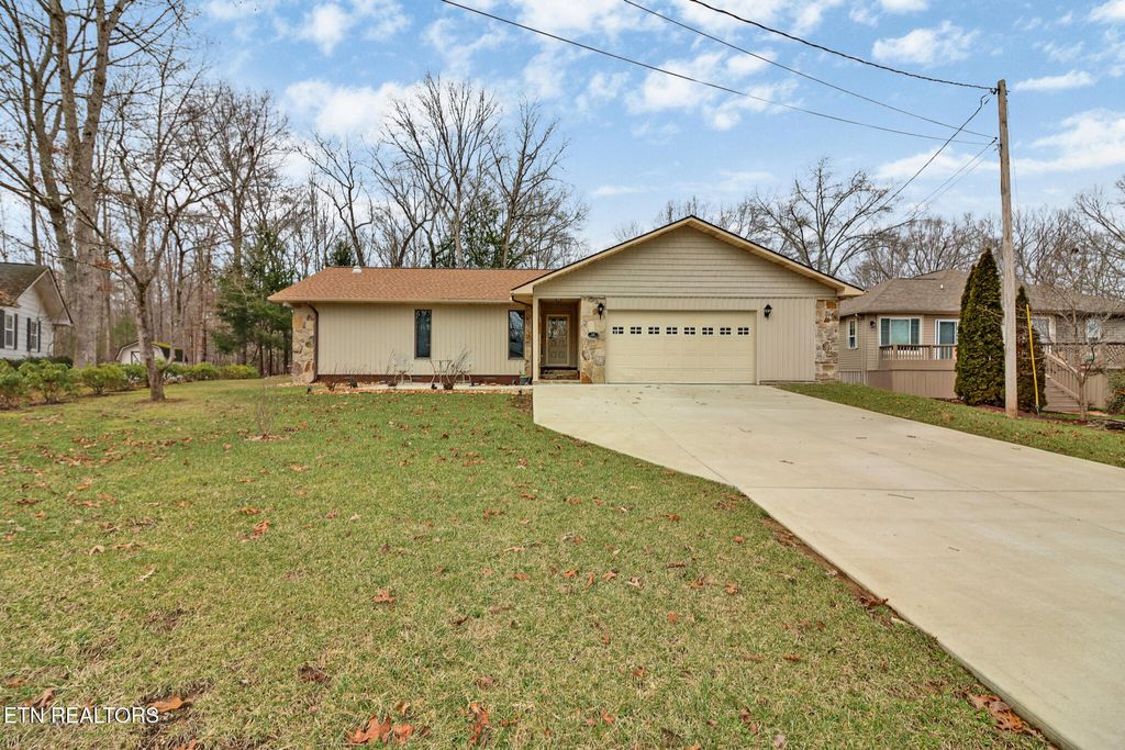 Photo of 12 Black Oak Circle, Crossville, TN 38558 (MLS # 1290995)